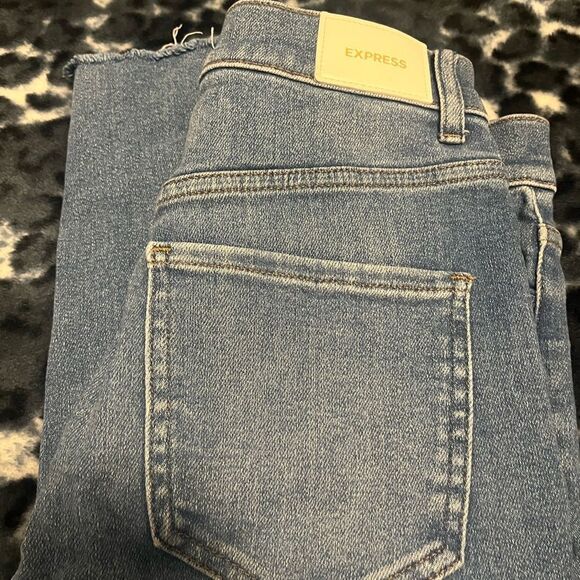 Super High-Waisted Medium Wash Double Button Skinny Jeans - Picture 8 of 8